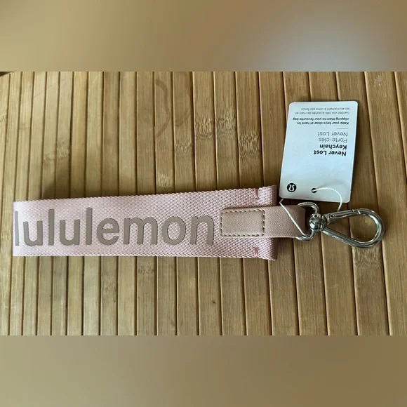 Lululemon Athletica Blush Baby Pink Never Lost Keychain Wallet Wrist Strap - Picture 7 of 11